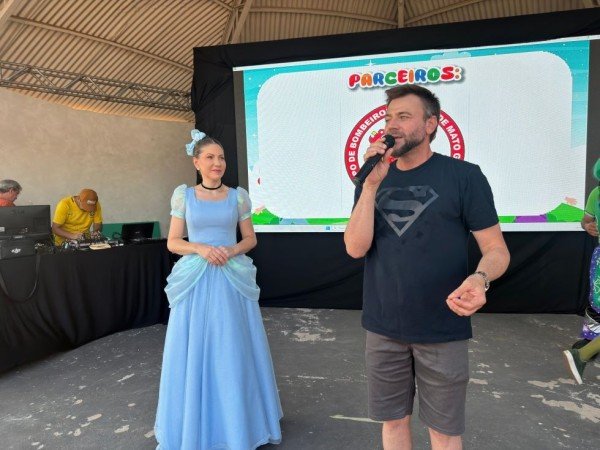 Tarde Encantada reúne crianças e famílias na Praça Central de Colíder Por